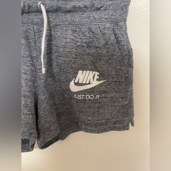 ✨Women’s Nike Cotton Shorts Size XS - Picture 2 of 6